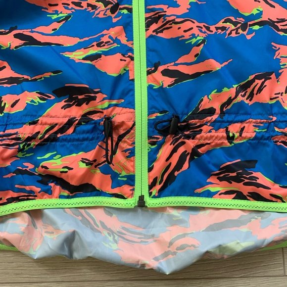 Nike Women's Packable Camouflage Trail Running Jacket - Picture 7 of 13